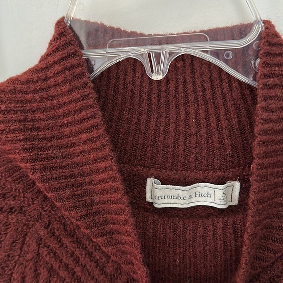 Abercrombie & Fitch Chunky Cable Knit Turtleneck Sweater - Picture 3 of 5